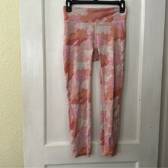 Outdoor Voices Tech Sweat Flex Pink Camo Workout Yoga Leggings - Picture 3 of 9